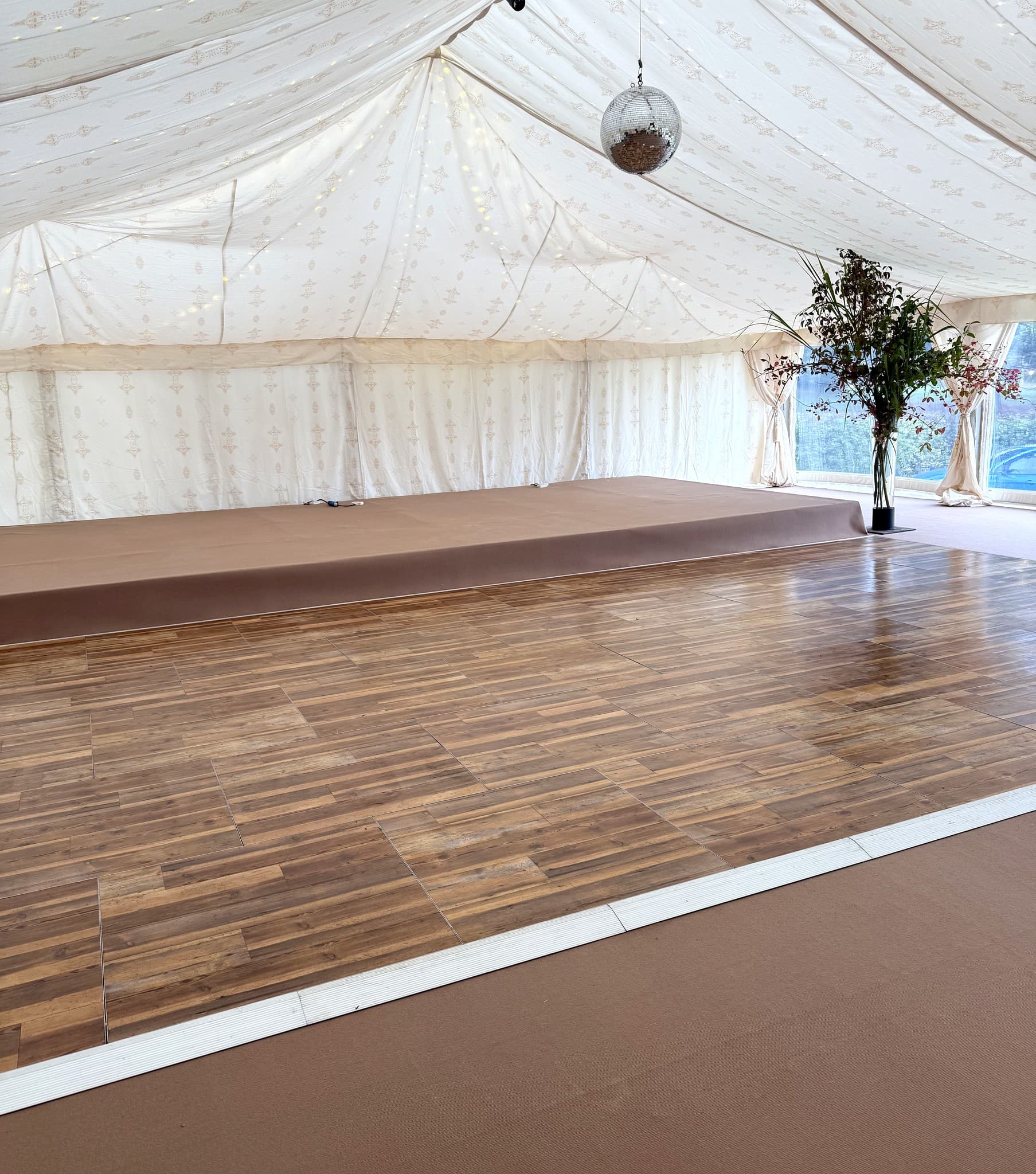 Dancefloors, Band Staging & LED Starlight Ceilings